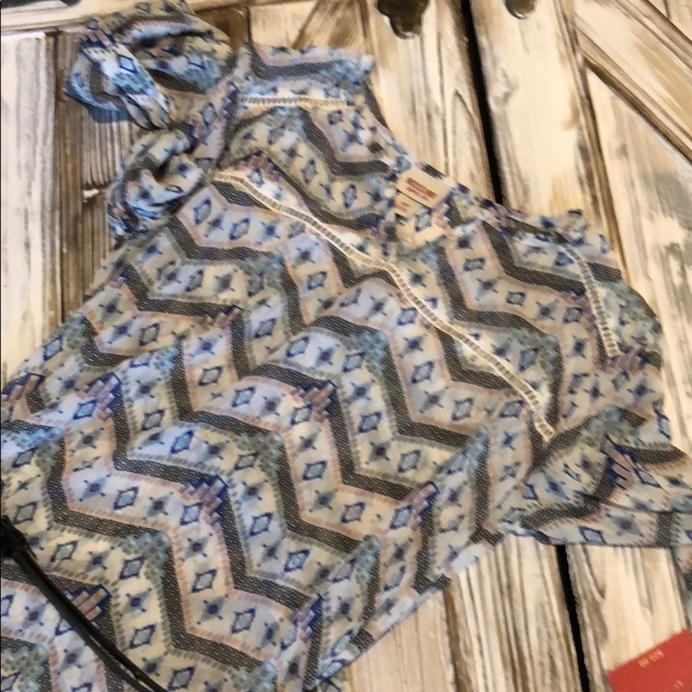 Blouse - Picture 2 of 3